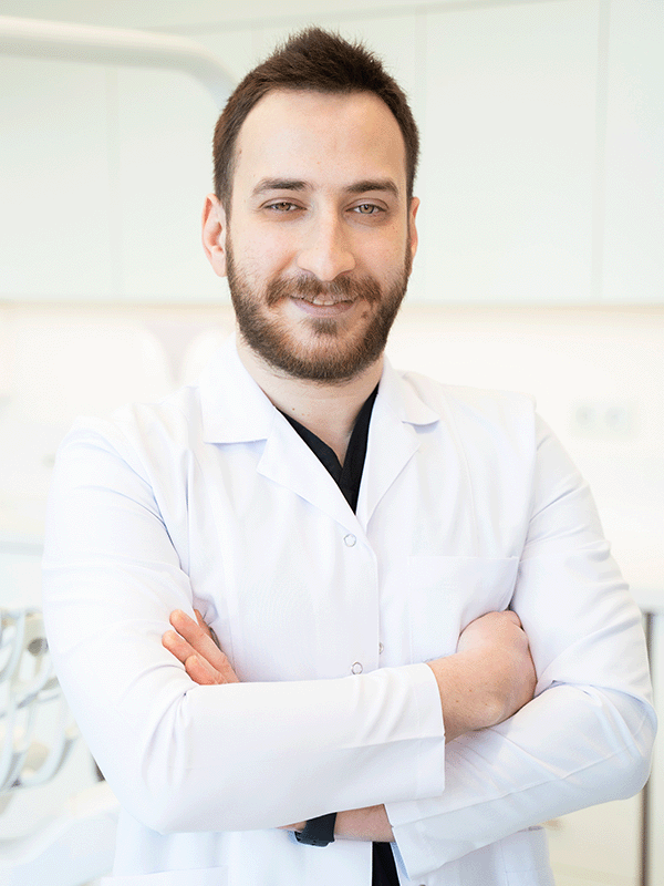 Dt. Berkin İnan - Periodontologist